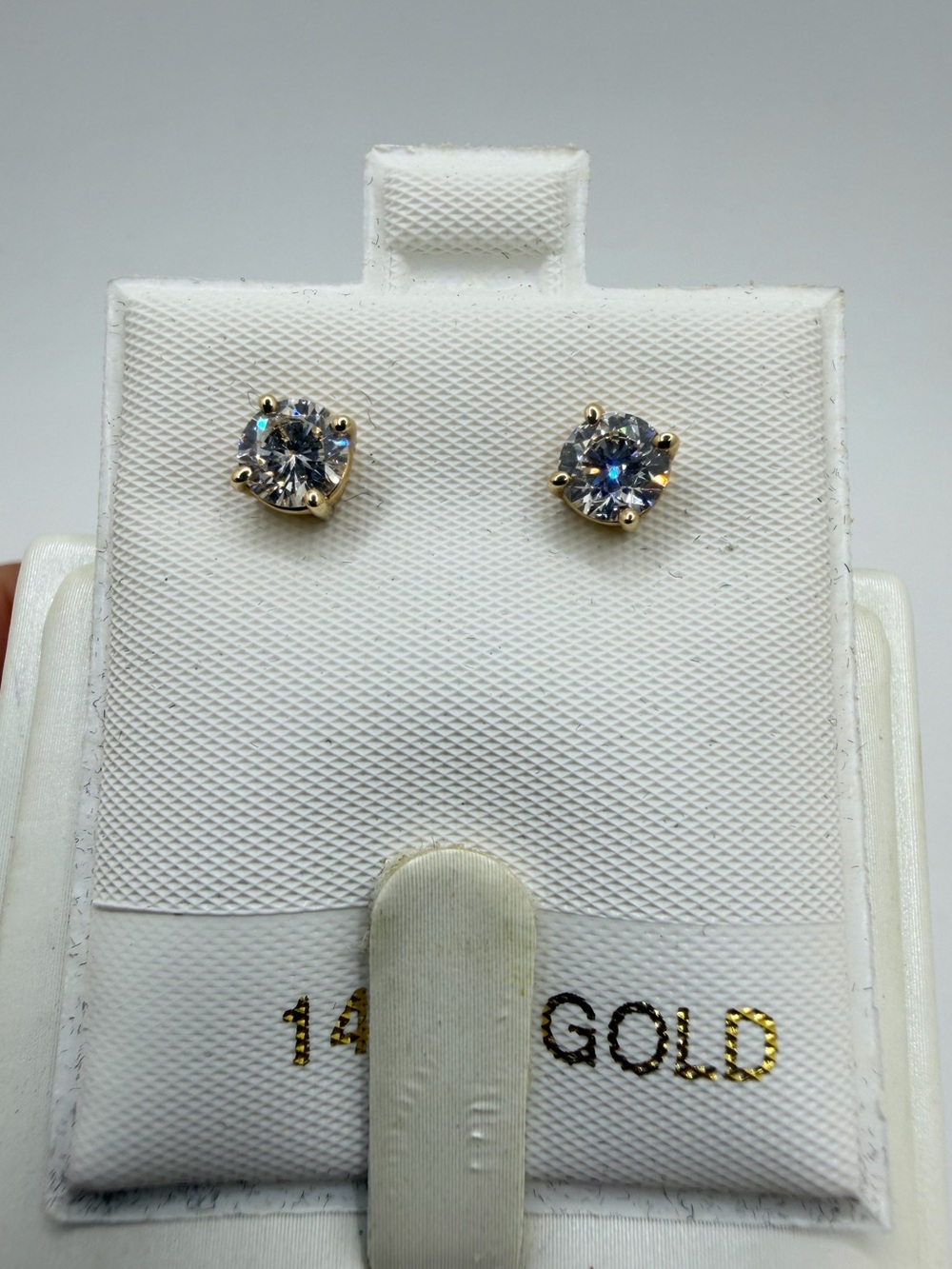 NWT 5mm (.95ctw) Round cut Lab-Grown Diamond stud earrings in 14kt yellow gold!